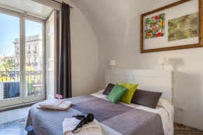 Da Gianni e Lucia Rooms with bathroom in the city center, Catania